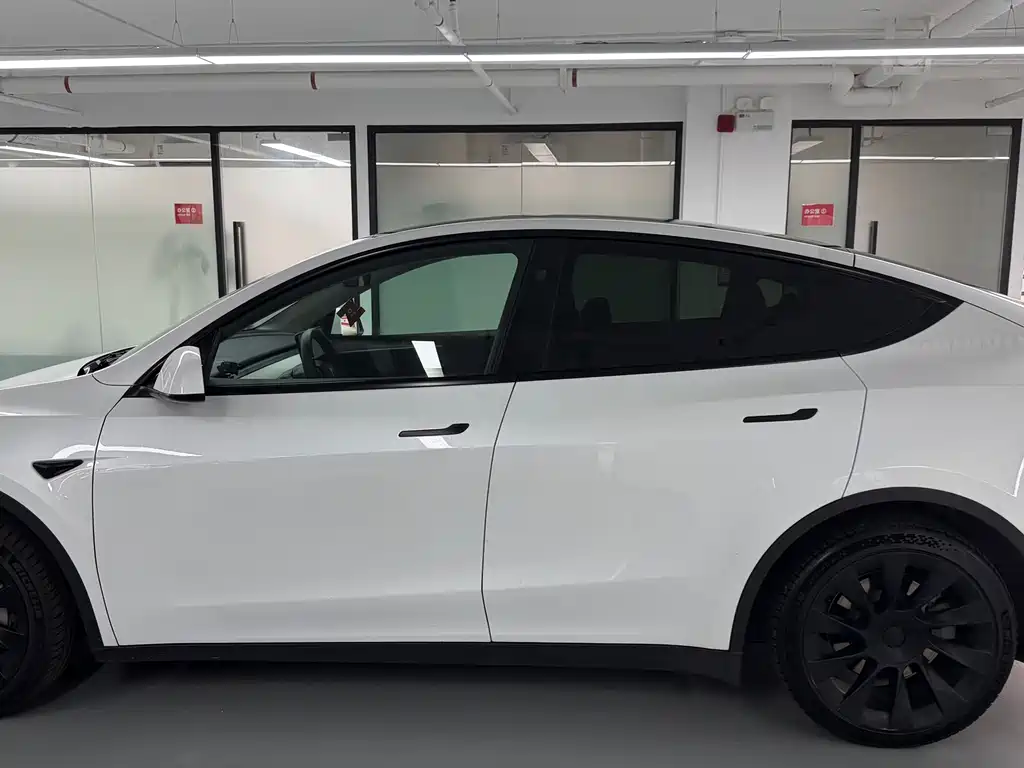Tesla Model Y — фотографии объявления, Фото 4