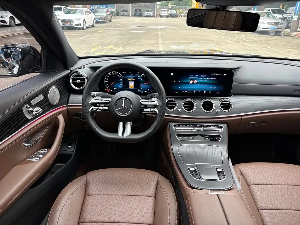 Mercedes-Benz E-Class — миниатюра 7