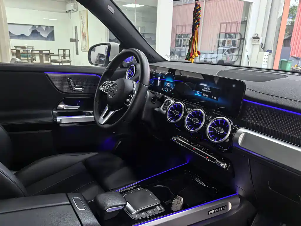 Mercedes-Benz GLB — миниатюра 7