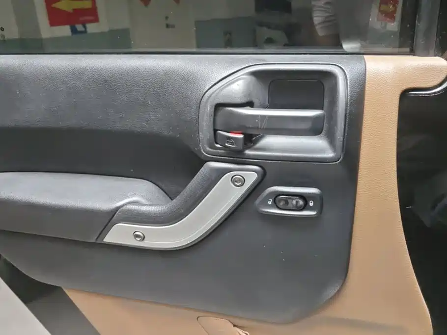 Jeep Wrangler — миниатюра 7