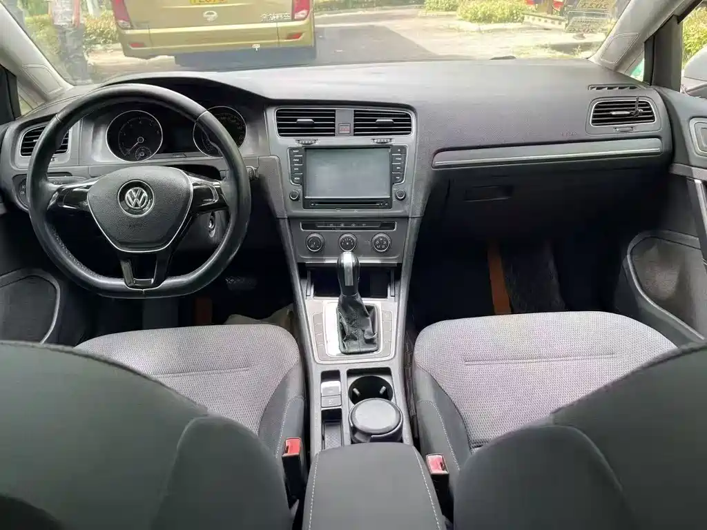 Volkswagen Golf — миниатюра 8