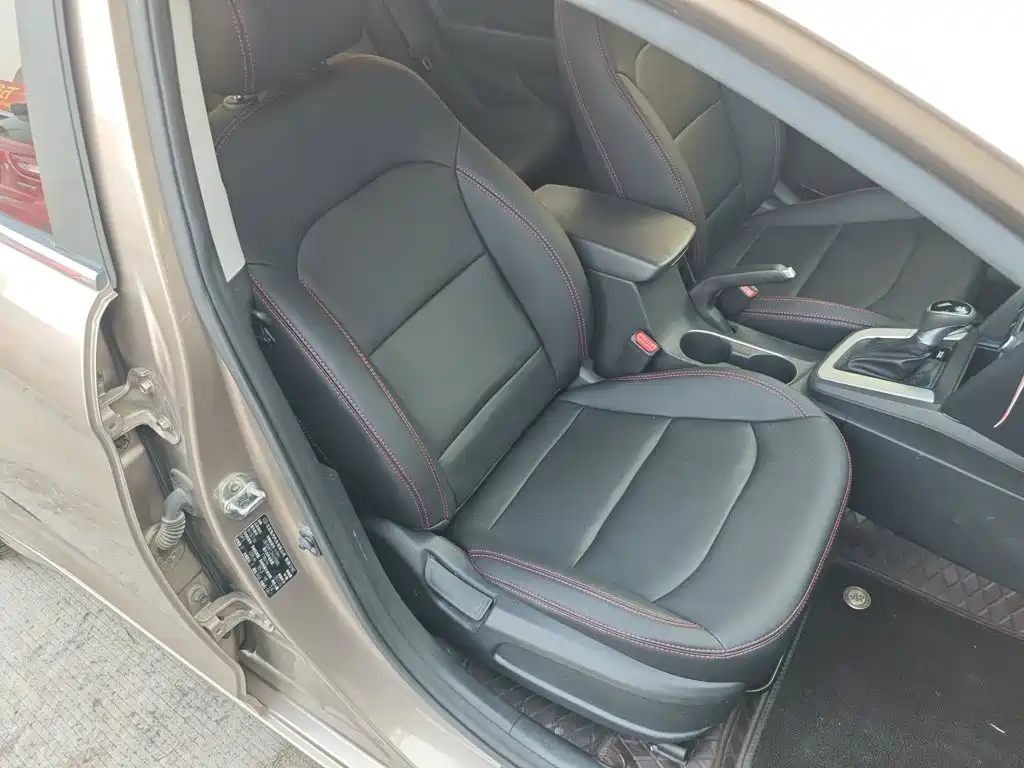 Hyundai Elantra — миниатюра 25