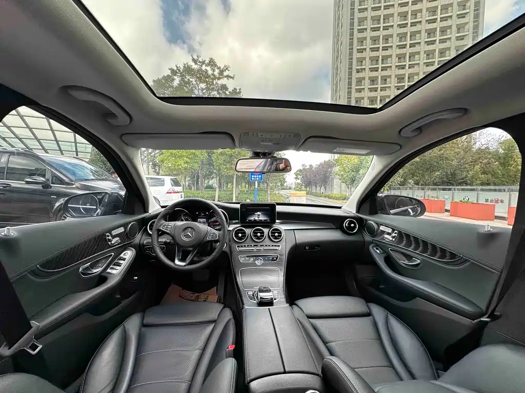 Mercedes-Benz C-Class — миниатюра 5