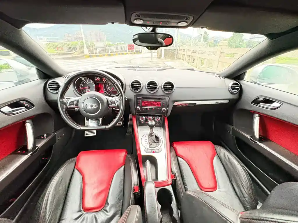 Audi TTS 2011 TTS Coupe 2.0TFSI quattro