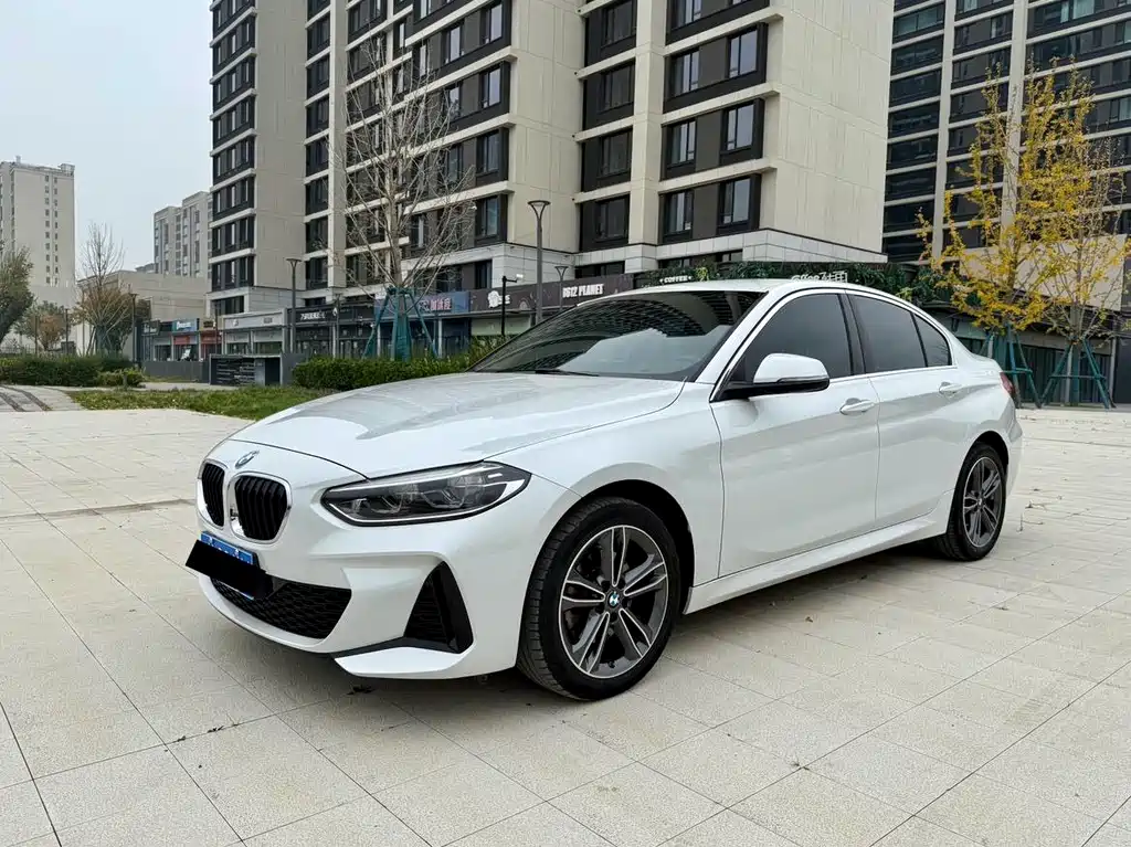 BMW 1 SERIES