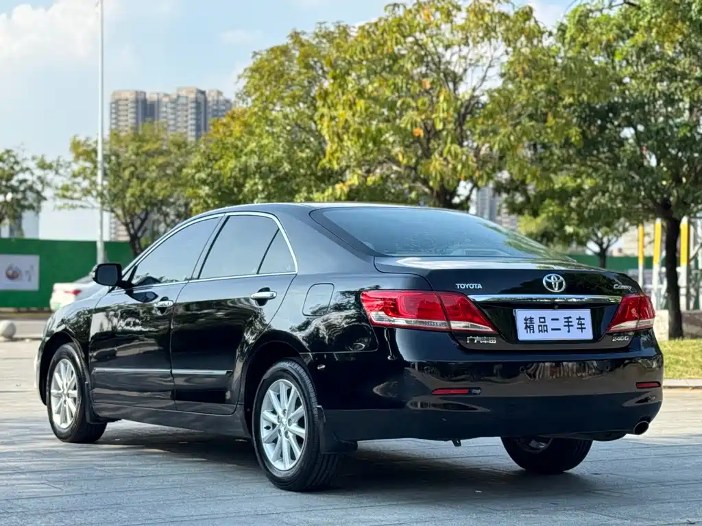 Toyota Camry — миниатюра 6