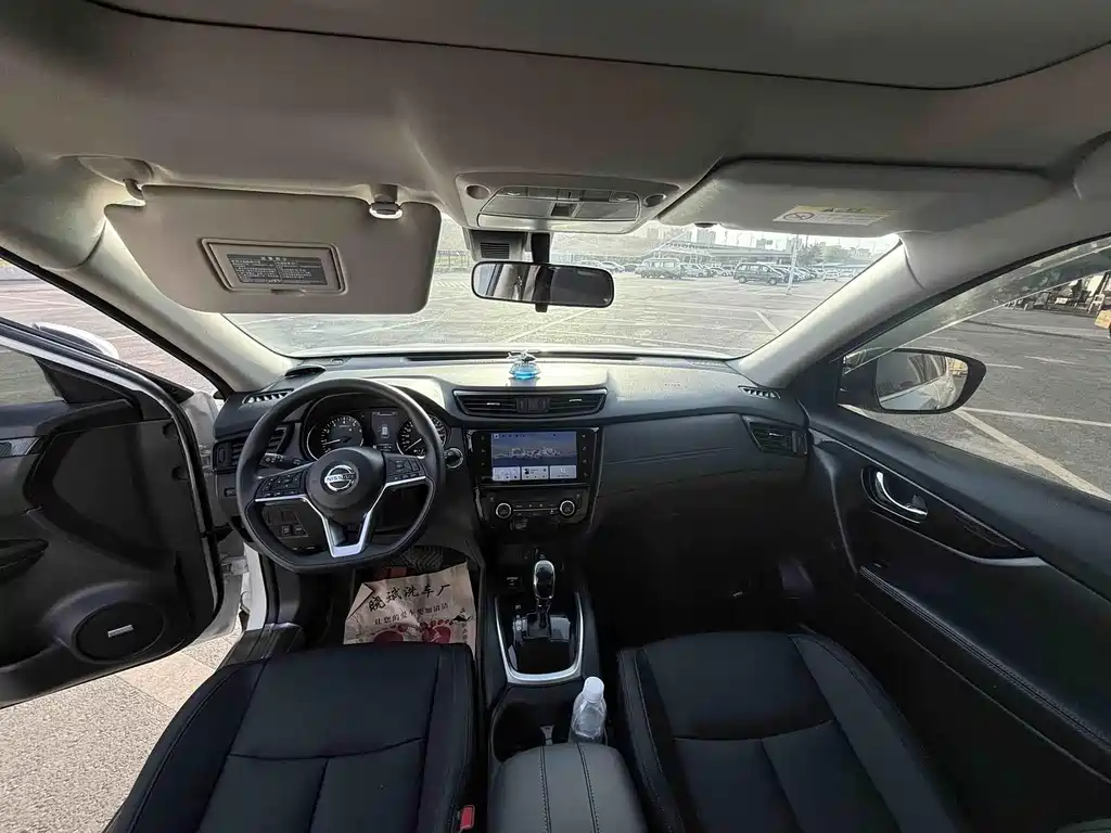 Nissan X-Trail — миниатюра 6