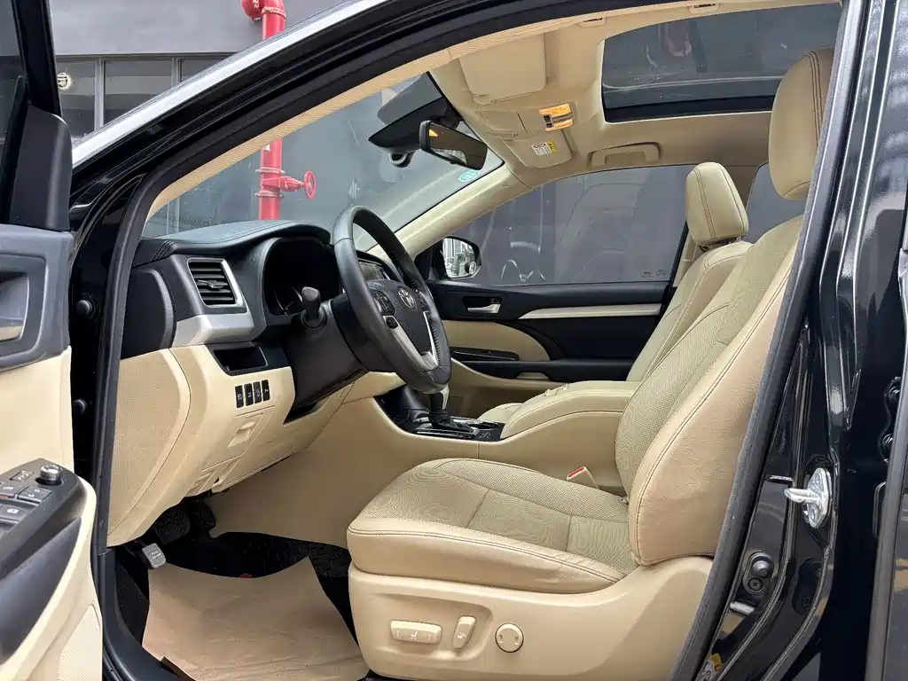 Toyota Highlander — миниатюра 9