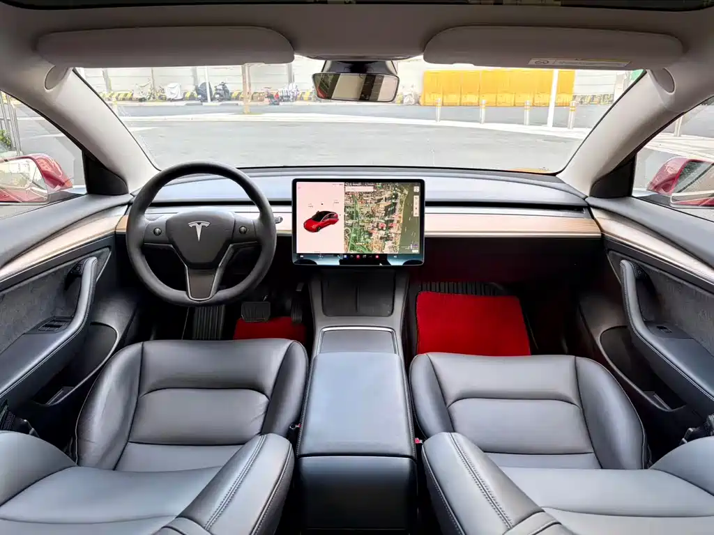 Tesla Model 3 — миниатюра 21