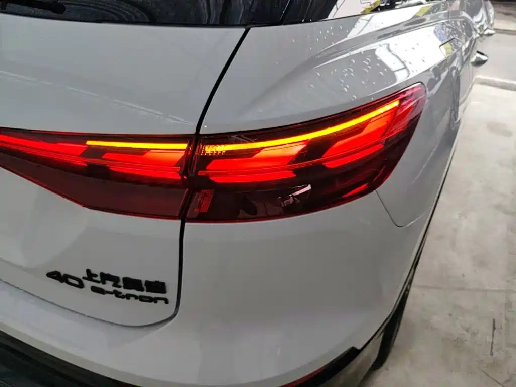 Audi Q5 e-tron — миниатюра 8