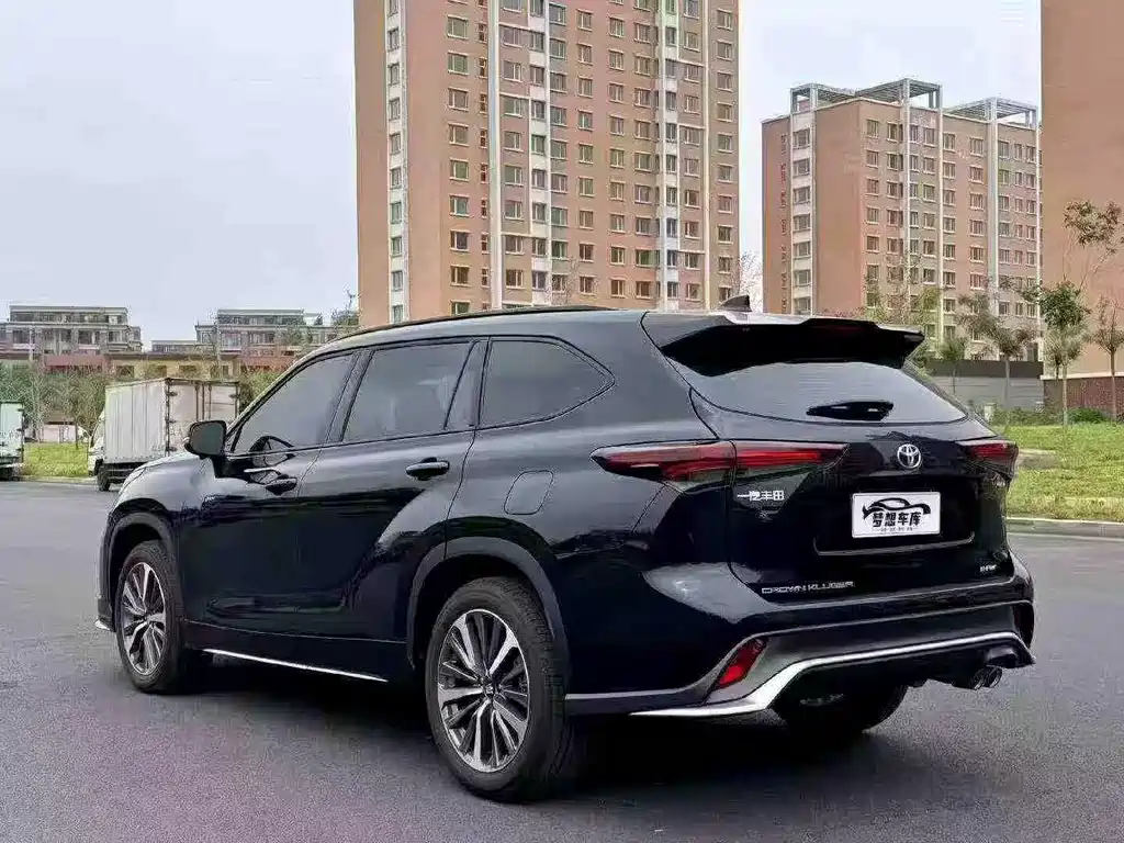 Toyota Crown Kluger — миниатюра 7
