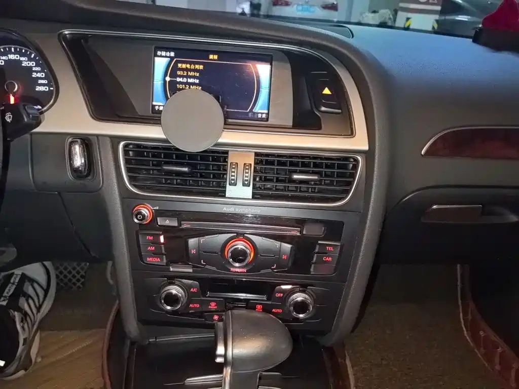 Audi A4L 2015 30 TFSI AT Comfort