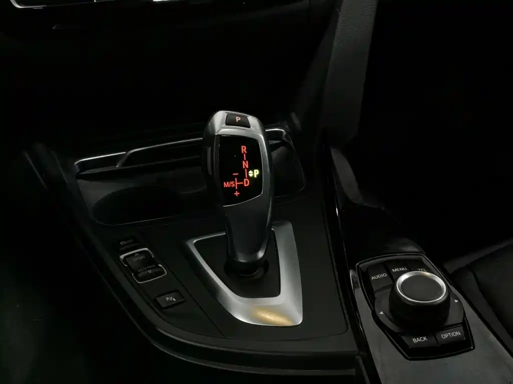 BMW 3 Series — миниатюра 13