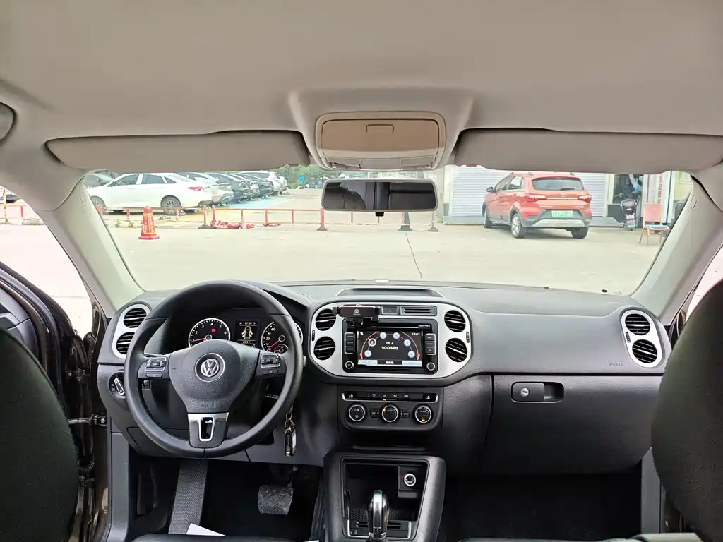 Volkswagen Tiguan — миниатюра 12
