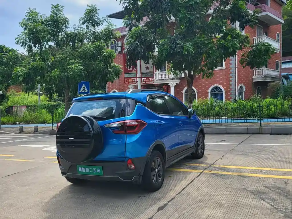 BYD Yuan EV — миниатюра 9