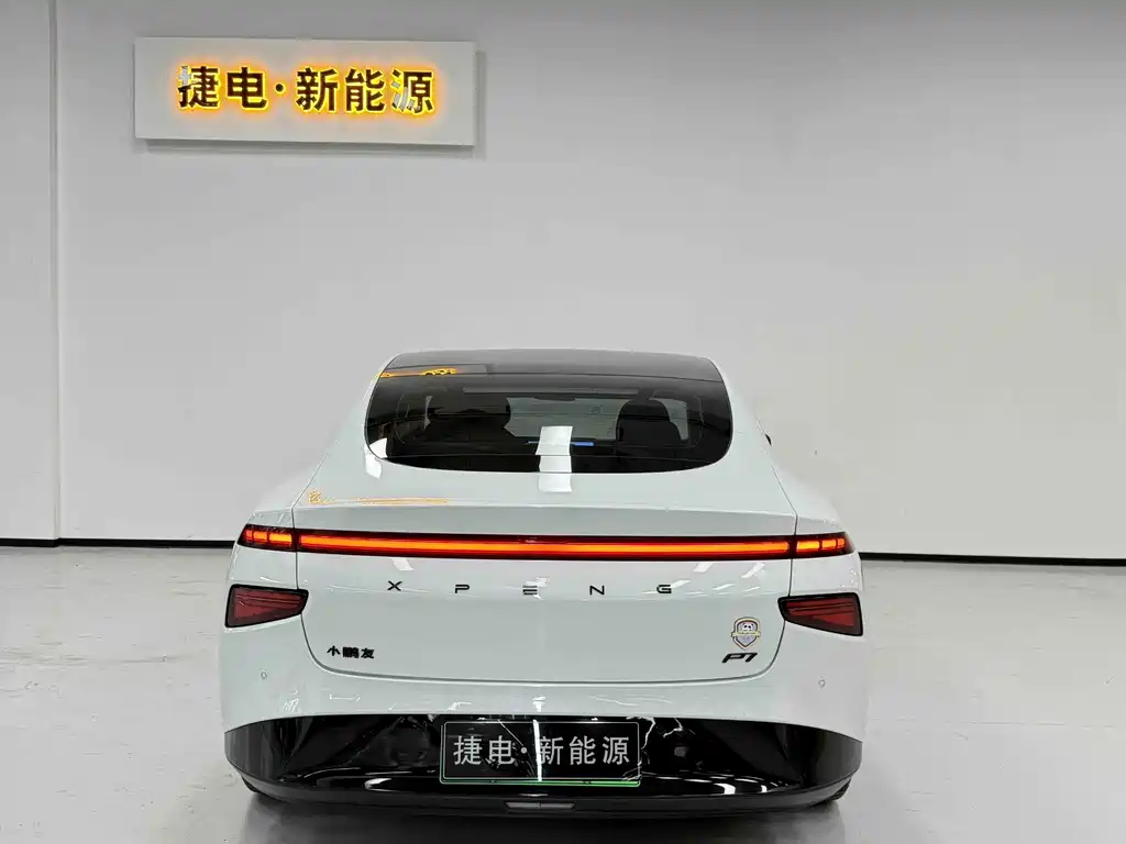XPeng P7 — миниатюра 4