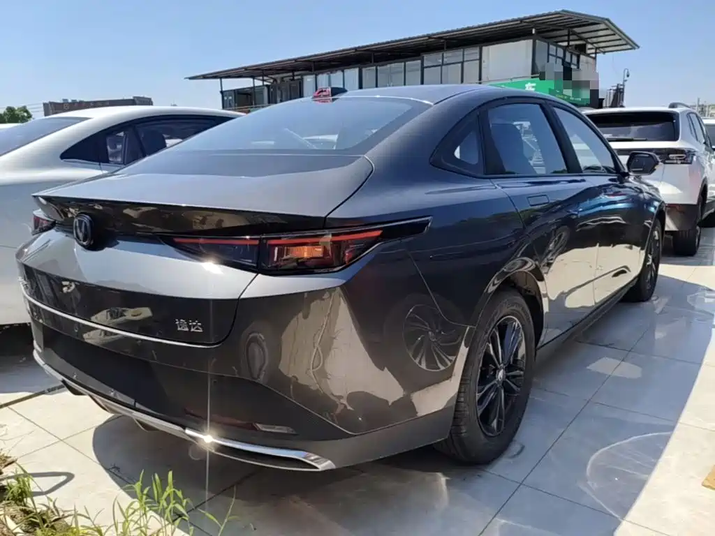 Changan Yida — миниатюра 7