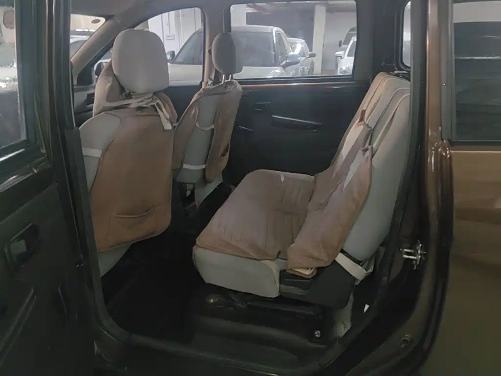Wuling Hongguang — миниатюра 13