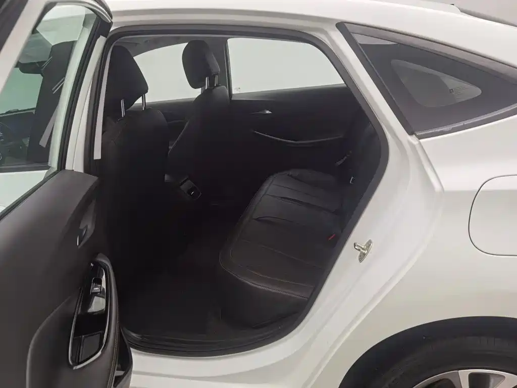 Buick Verano — миниатюра 15