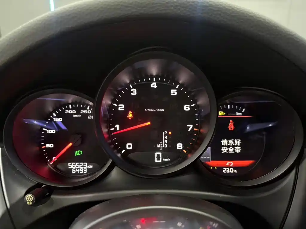 Porsche Macan — миниатюра 12