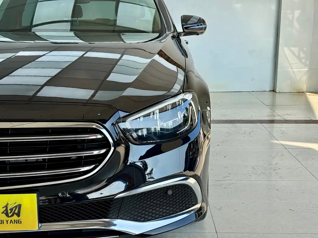 Mercedes-Benz E-Class — миниатюра 4