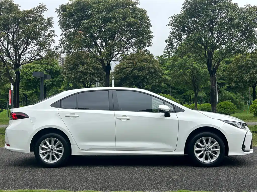 Toyota Corolla — миниатюра 8