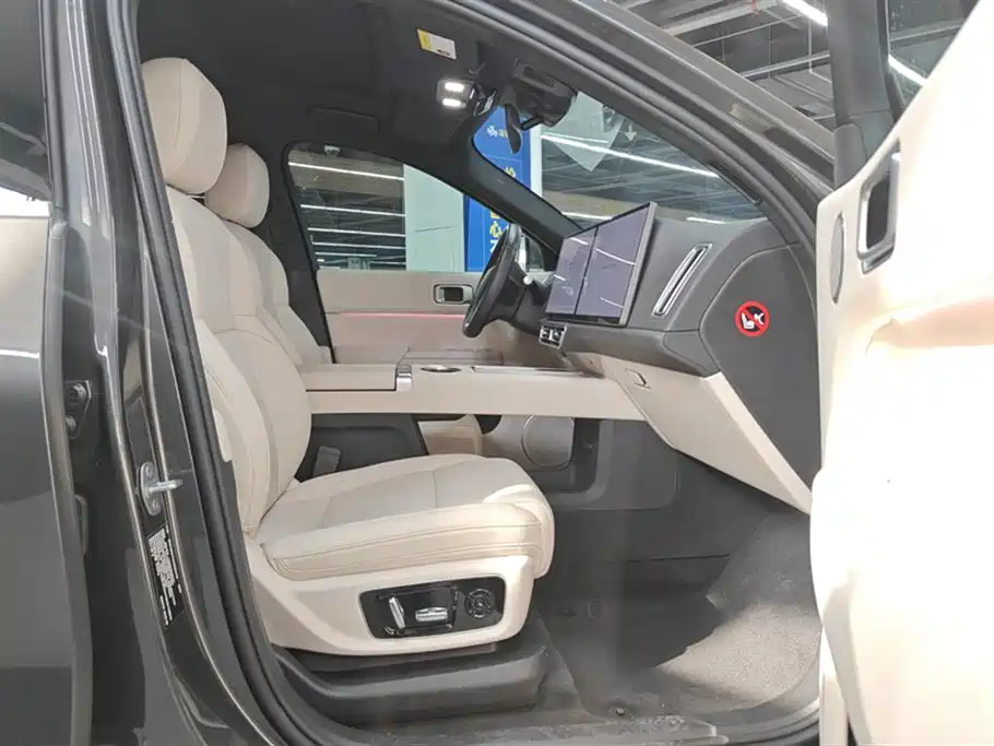 Li Auto L8 2023 Pro