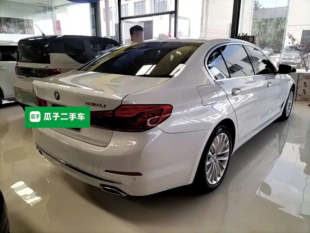 BMW 5 Series — миниатюра 5