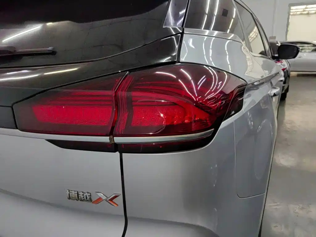 Geely Boyue — миниатюра 8