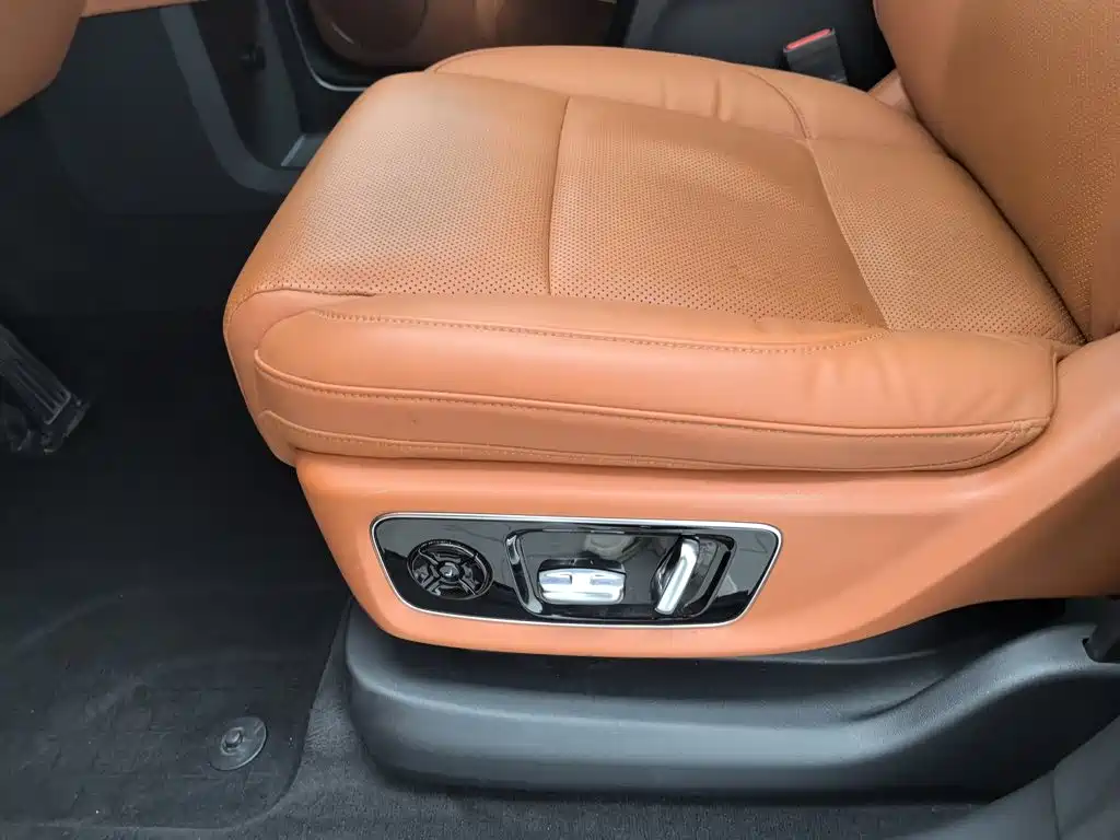 Li Auto Li L8 — миниатюра 20