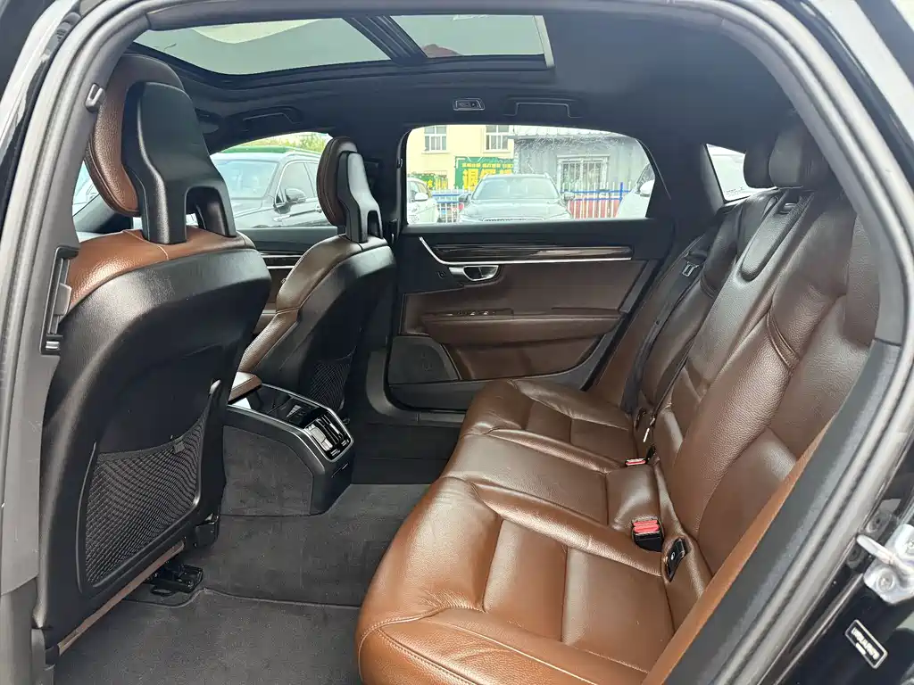 Volvo S90 — миниатюра 5