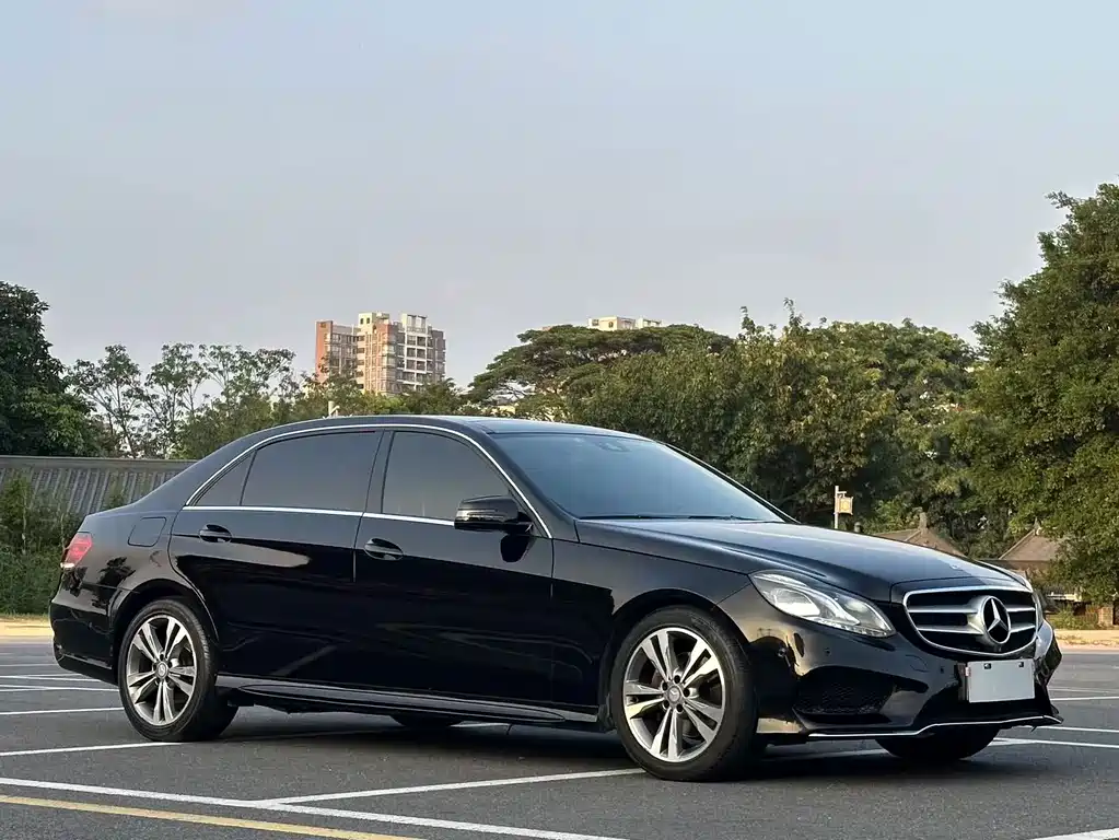 Mercedes-Benz E-Class — миниатюра 3