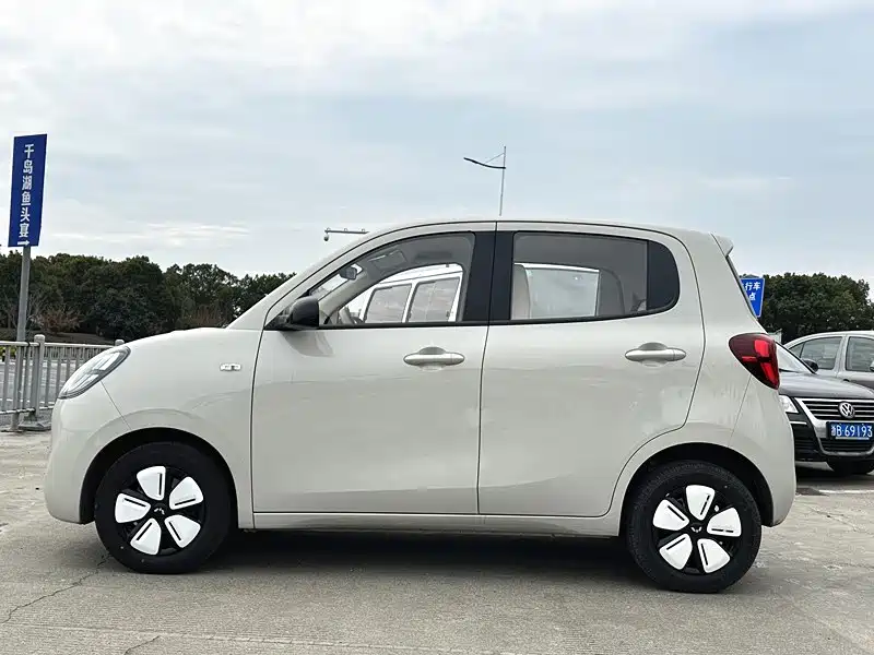 Wuling MINIEV — миниатюра 3
