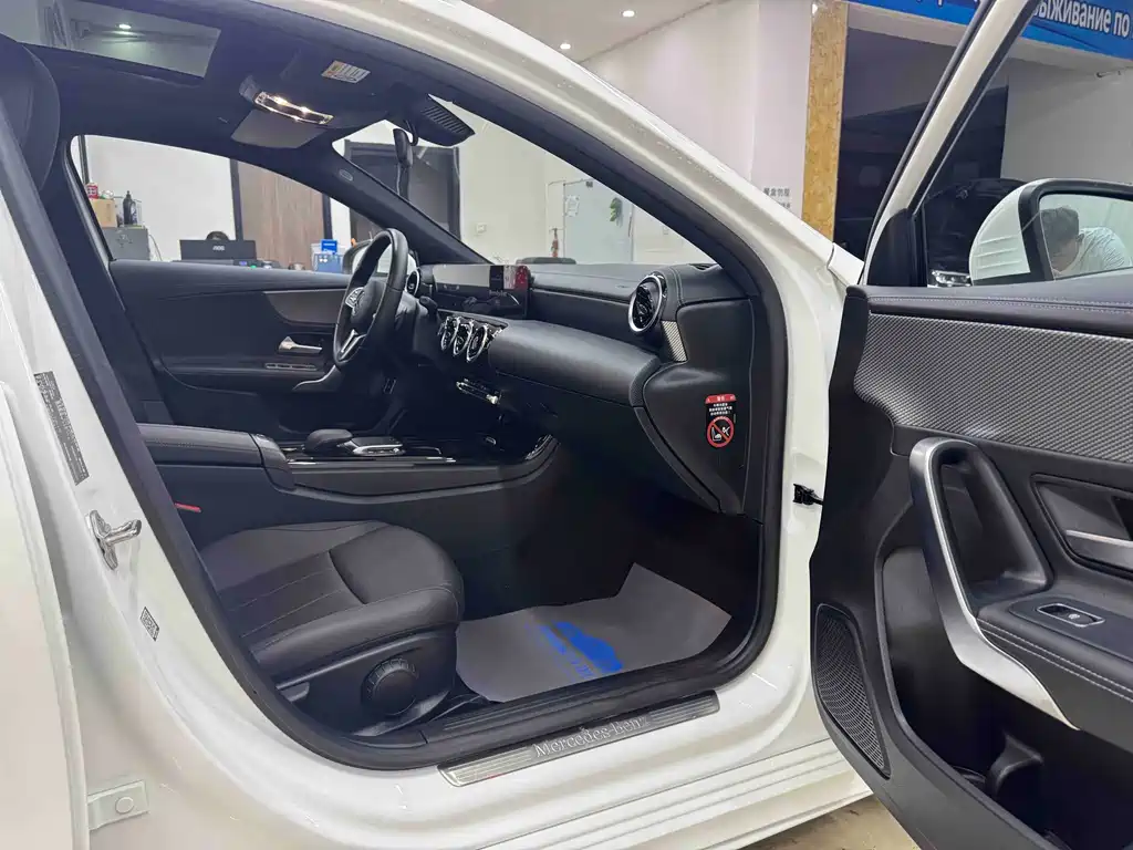 MERCEDES-BENZ A CLASS