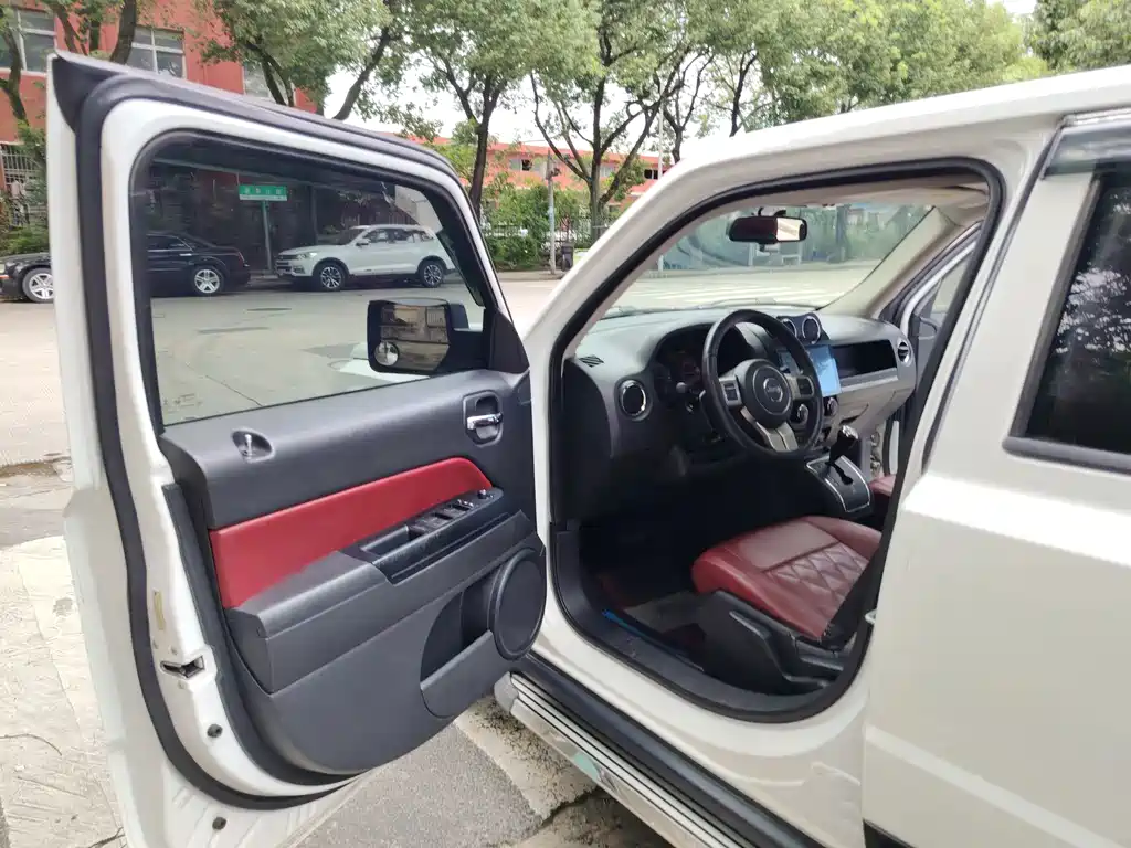 Jeep Patriot — миниатюра 8
