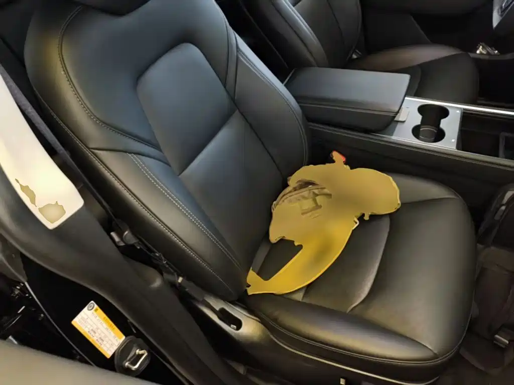 Tesla Model Y — миниатюра 25