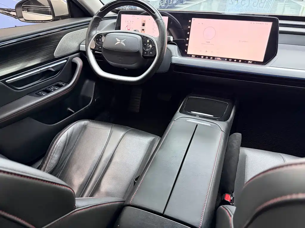 XPeng P7 — миниатюра 10