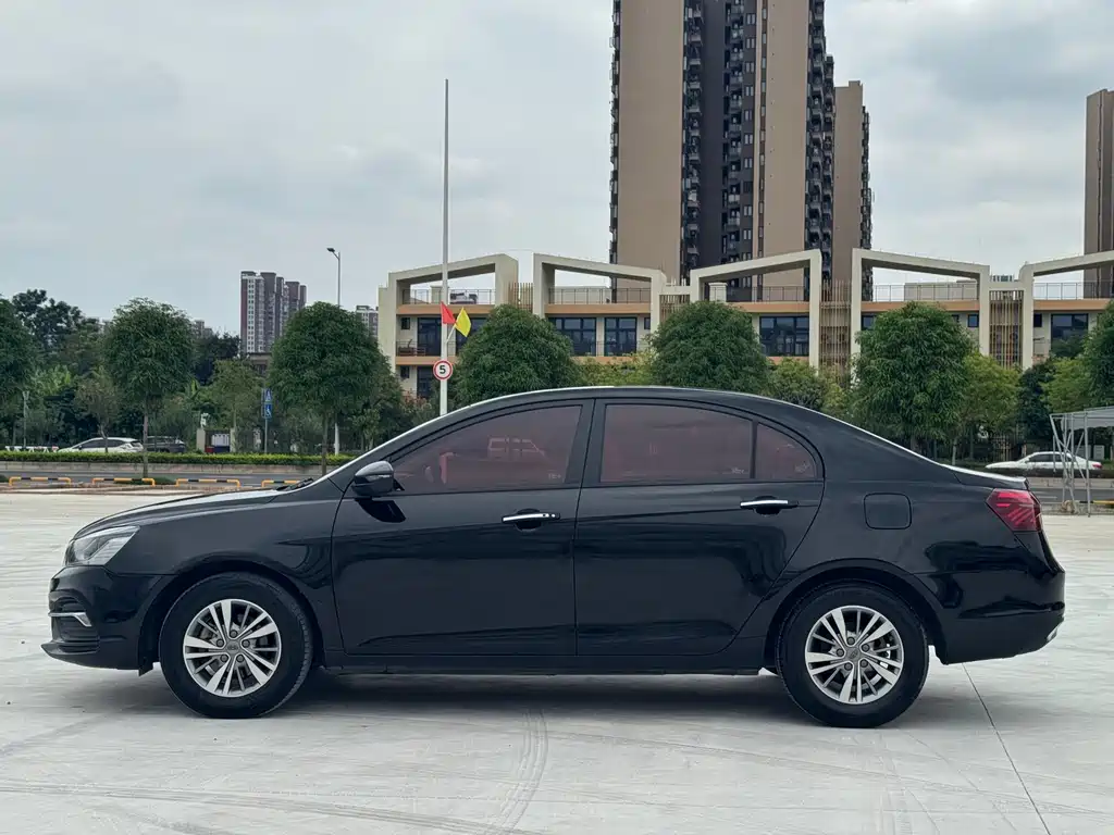 Geely Emgrand — миниатюра 8