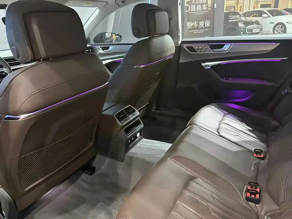 Audi A7L — миниатюра 10