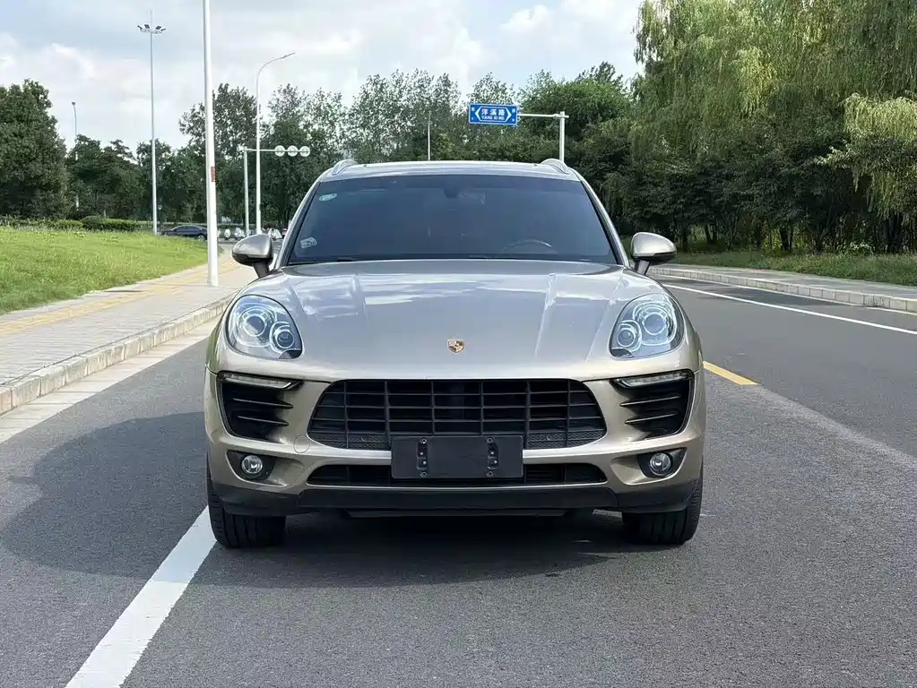 Porsche Macan — миниатюра 3