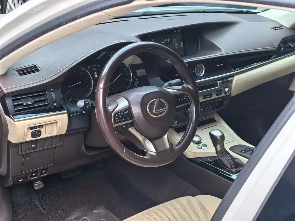Lexus ES — миниатюра 13