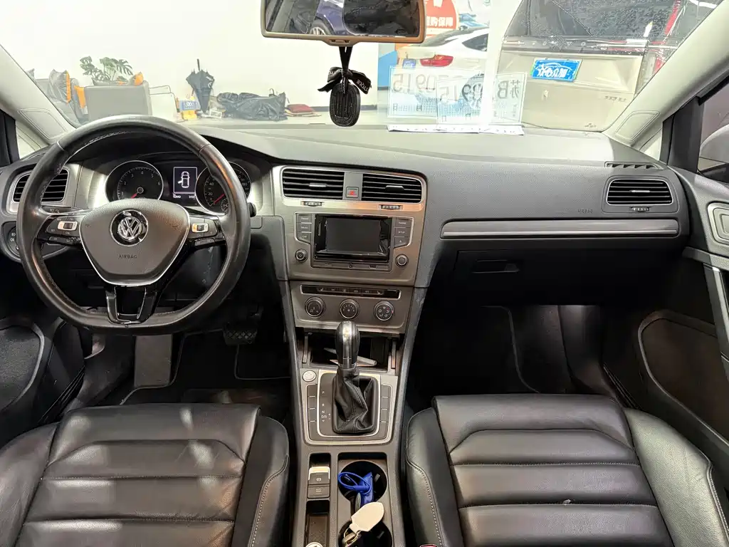 Volkswagen Golf — миниатюра 6