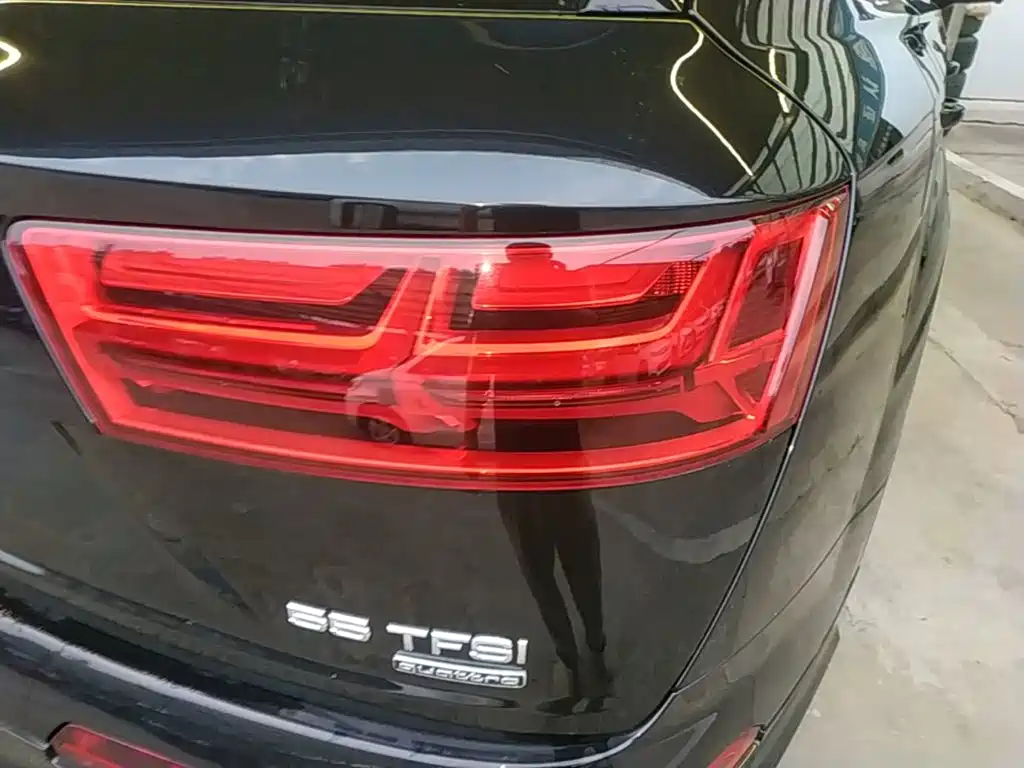 Audi Q7 — миниатюра 8