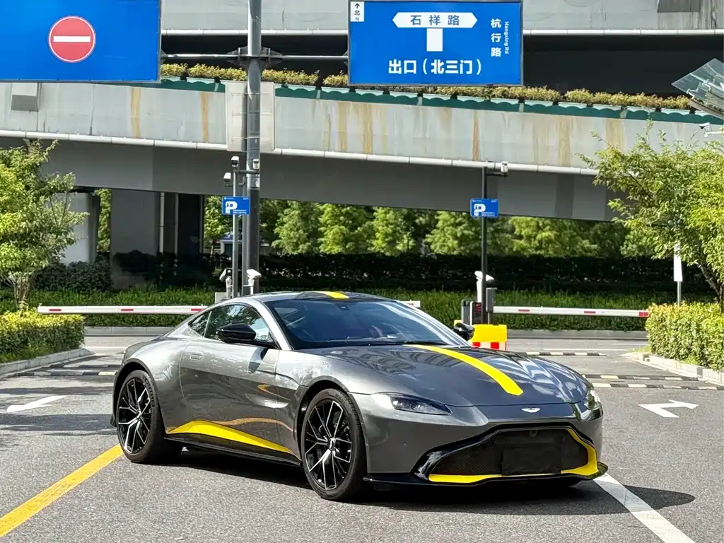 Aston Martin V8 Vantage — миниатюра 2