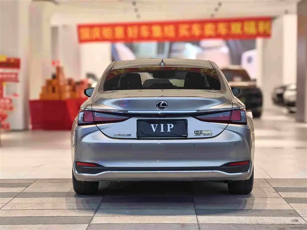 Lexus ES — миниатюра 5