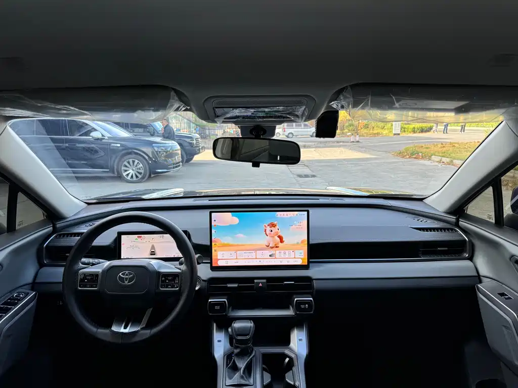 Toyota RAV4 — миниатюра 7