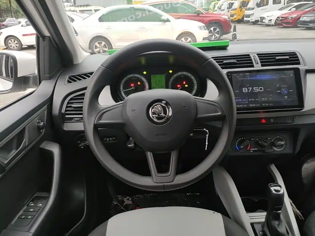 Skoda Fabia — миниатюра 11