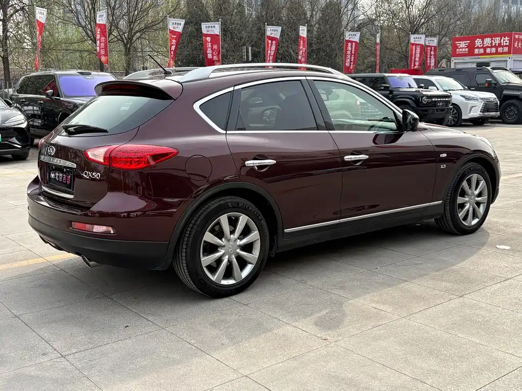 Infiniti QX50 2013 2.5L