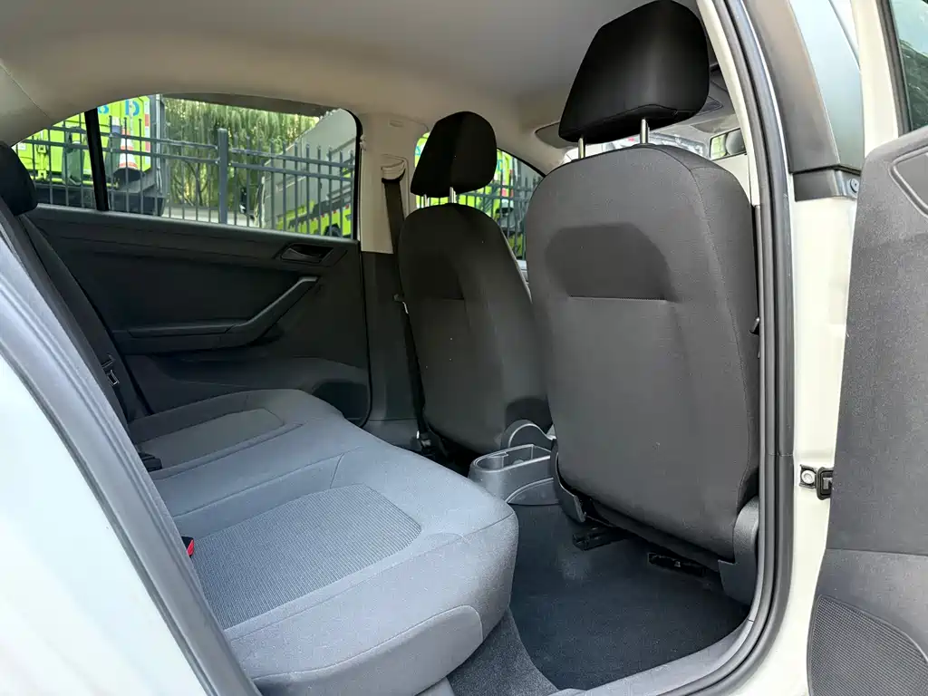 Volkswagen Jetta — миниатюра 10