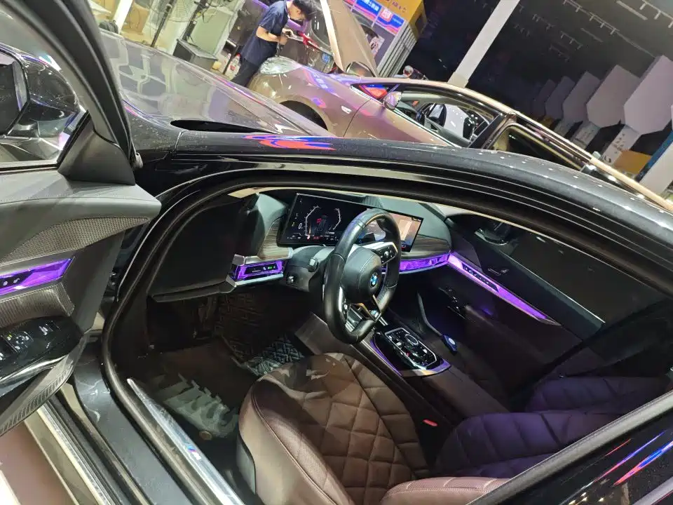 BMW 7 Series — миниатюра 3